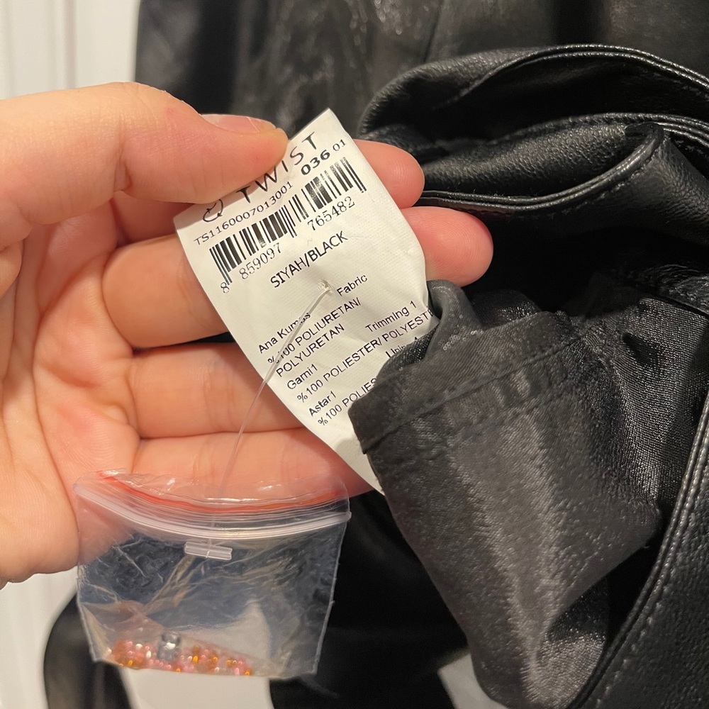 Black Vest - Picture 7 of 12